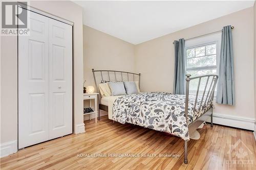 48 Hawthorne Avenue, Ottawa, ON - Indoor Photo Showing Bedroom