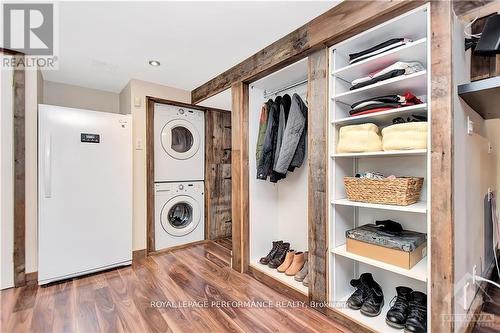 48 Hawthorne Avenue, Ottawa, ON - Indoor Photo Showing Laundry Room