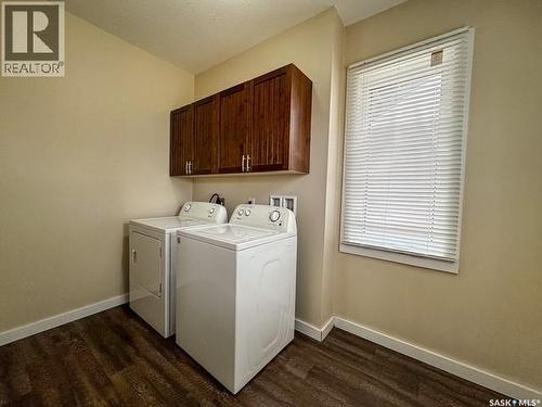 614 7Th Avenue Ne, Swift Current, SK - Indoor Photo Showing Laundry Room