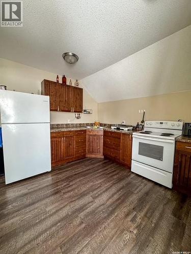 614 7Th Avenue Ne, Swift Current, SK - Indoor Photo Showing Kitchen