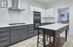 Modern Kitchen - 