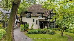 18 QUEEN MARYS DRIVE Toronto, ON M8X 1S2