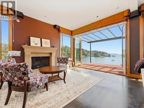 5812 Eagle Island, West Vancouver, BC - Indoor Photo Showing Other Room With Fireplace
