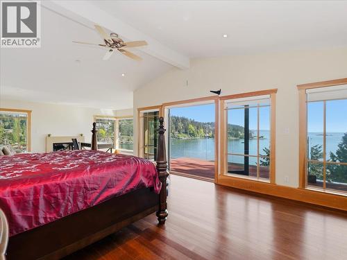 5812 Eagle Island, West Vancouver, BC - Indoor Photo Showing Bedroom