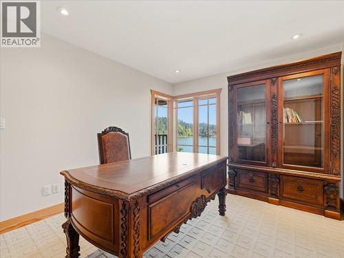 5812 Eagle Island, West Vancouver, BC - Indoor