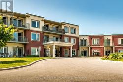 102 - 333 LAFONTAINE ROAD W Tiny, ON L9M 0H1