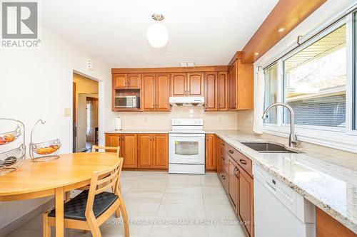 642 Sherbourne Road, Ottawa, ON - Indoor Photo Showing Kitchen