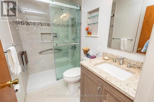 642 Sherbourne Road, Ottawa, ON - Indoor Photo Showing Bathroom