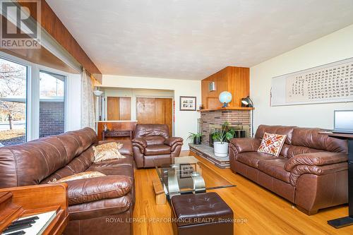 642 Sherbourne Road, Ottawa, ON - Indoor Photo Showing Living Room With Fireplace