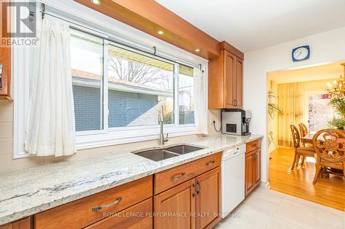 642 Sherbourne Road, Ottawa, ON - Indoor Photo Showing Kitchen With Double Sink