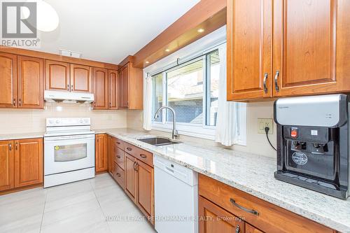 642 Sherbourne Road, Ottawa, ON - Indoor Photo Showing Kitchen With Double Sink