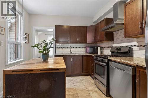 33 Oxford Street, Hamilton, ON - Indoor Photo Showing Kitchen