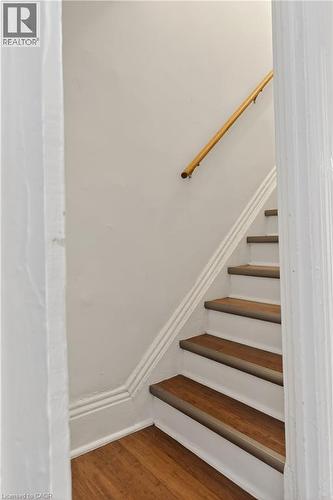 33 Oxford Street, Hamilton, ON - Indoor Photo Showing Other Room