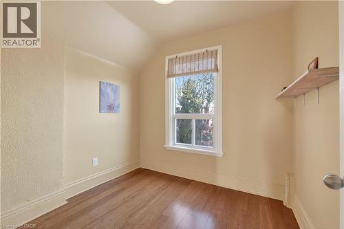 33 Oxford Street, Hamilton, ON - Indoor Photo Showing Other Room