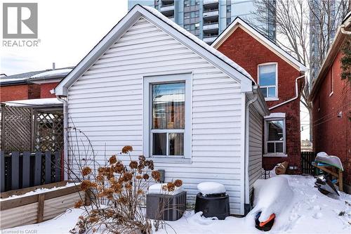33 Oxford Street, Hamilton, ON - Outdoor With Deck Patio Veranda