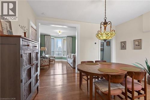 33 Oxford Street, Hamilton, ON - Indoor Photo Showing Dining Room