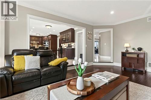 12 Aries Court, Hamilton, ON - Indoor Photo Showing Living Room