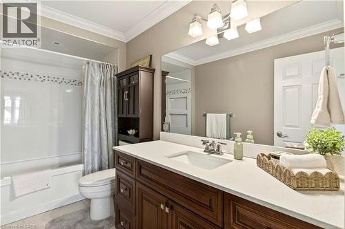 12 Aries Court, Hamilton, ON - Indoor Photo Showing Bathroom