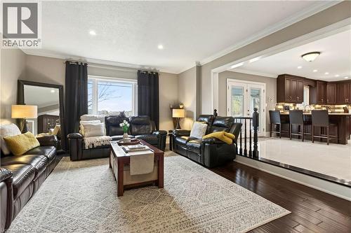 12 Aries Court, Hamilton, ON - Indoor Photo Showing Living Room