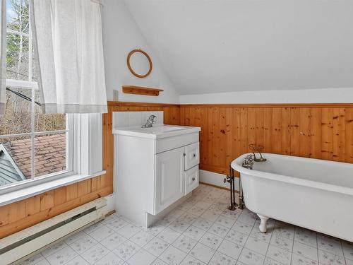 2145 Marble Mountain Rd, West Bay, NS 
