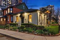 139 QUEEN STREET S  Hamilton, ON L8P 3S3