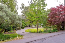1941 Mayfair Dr Saanich, BC V8P 1R1