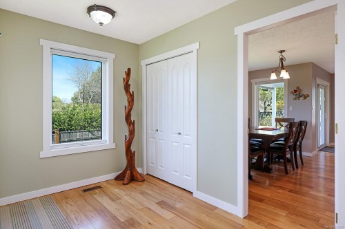 1622 Guthrie Rd, Comox, BC 