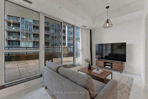 517-51 East Liberty Street, Toronto, ON - Indoor Photo Showing Living Room