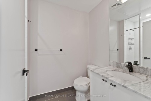 517-51 East Liberty Street, Toronto, ON - Indoor Photo Showing Bathroom