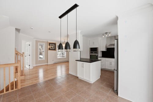 Salle à manger - 3998 Rue Mousseau, L'Assomption, QC - Indoor Photo Showing Kitchen