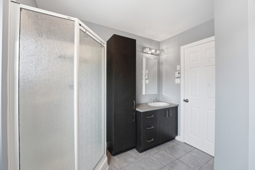 Salle de bains - 3998 Rue Mousseau, L'Assomption, QC - Indoor Photo Showing Bathroom