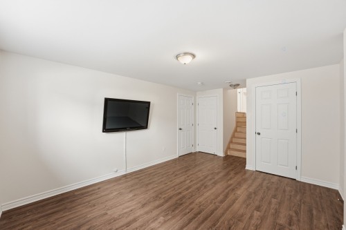 Salle familiale - 3998 Rue Mousseau, L'Assomption, QC - Indoor Photo Showing Other Room