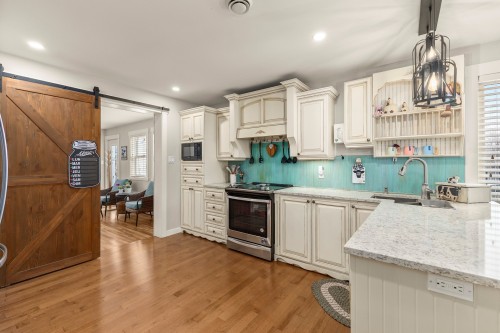Kitchen - 77 Rue Des Abeilles, Coteau-Du-Lac, QC - Indoor Photo Showing Kitchen With Double Sink
