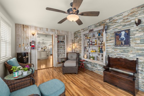 Den - 77 Rue Des Abeilles, Coteau-Du-Lac, QC - Indoor