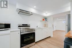 BASEMENT BACHELOR UNIT - 69 SEARLE AVENUE Toronto, ON M3H 4A6