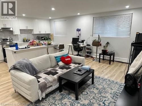 85 Confederation Drive Unit# 1, Kitchener, ON - Indoor Photo Showing Living Room