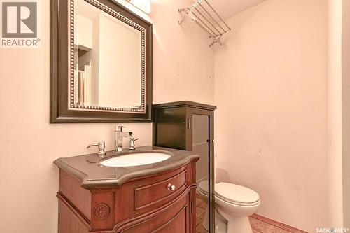 2102 Truesdale Drive E, Regina, SK - Indoor Photo Showing Bathroom