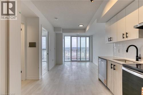 4878 Powers Common Unit# 704, Burlington, ON - Indoor Photo Showing Kitchen