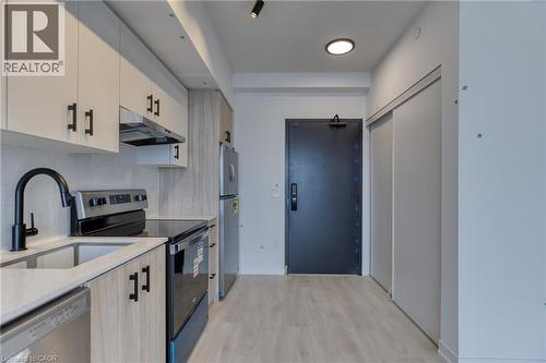 4878 Powers Common Unit# 704, Burlington, ON - Indoor Photo Showing Kitchen