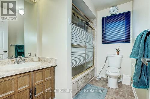 1114 Maple Gate Road, Pickering, ON - Indoor Photo Showing Bathroom