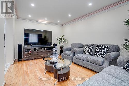 1114 Maple Gate Road, Pickering, ON - Indoor Photo Showing Living Room