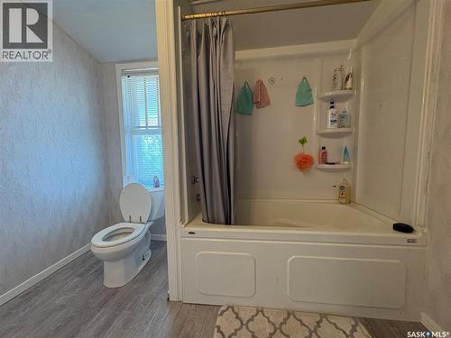 112 1St Avenue, Vibank, SK - Indoor Photo Showing Bathroom