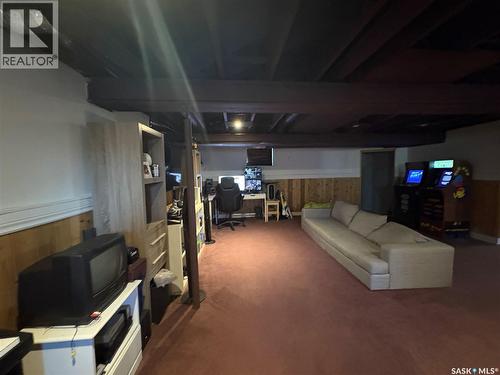 112 1St Avenue, Vibank, SK - Indoor