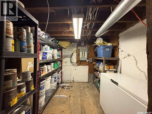 112 1St Avenue, Vibank, SK - Indoor