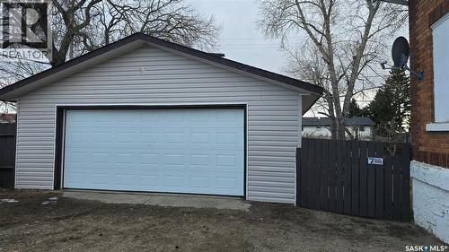 112 1St Avenue, Vibank, SK - Outdoor
