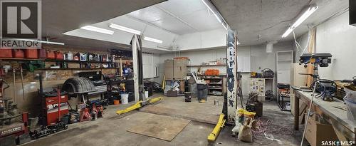 112 1St Avenue, Vibank, SK - Indoor