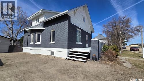112 1St Avenue, Vibank, SK - Outdoor