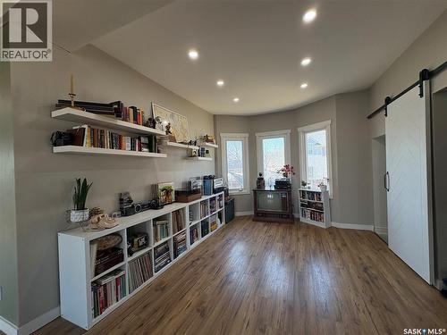 112 1St Avenue, Vibank, SK - Indoor