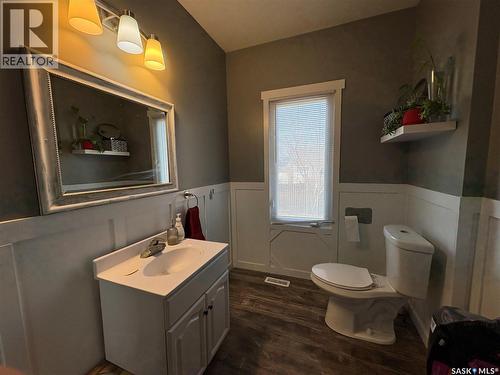 112 1St Avenue, Vibank, SK - Indoor Photo Showing Bathroom