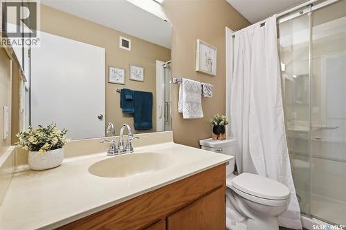6 80 Berini Drive, Saskatoon, SK - Indoor Photo Showing Bathroom